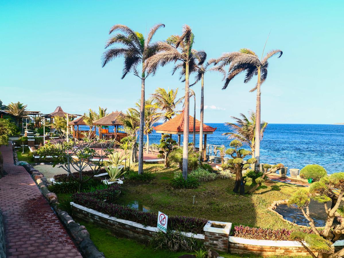 Watu Dodol Hotel & Restaurant Banyuwangi  Exterior photo